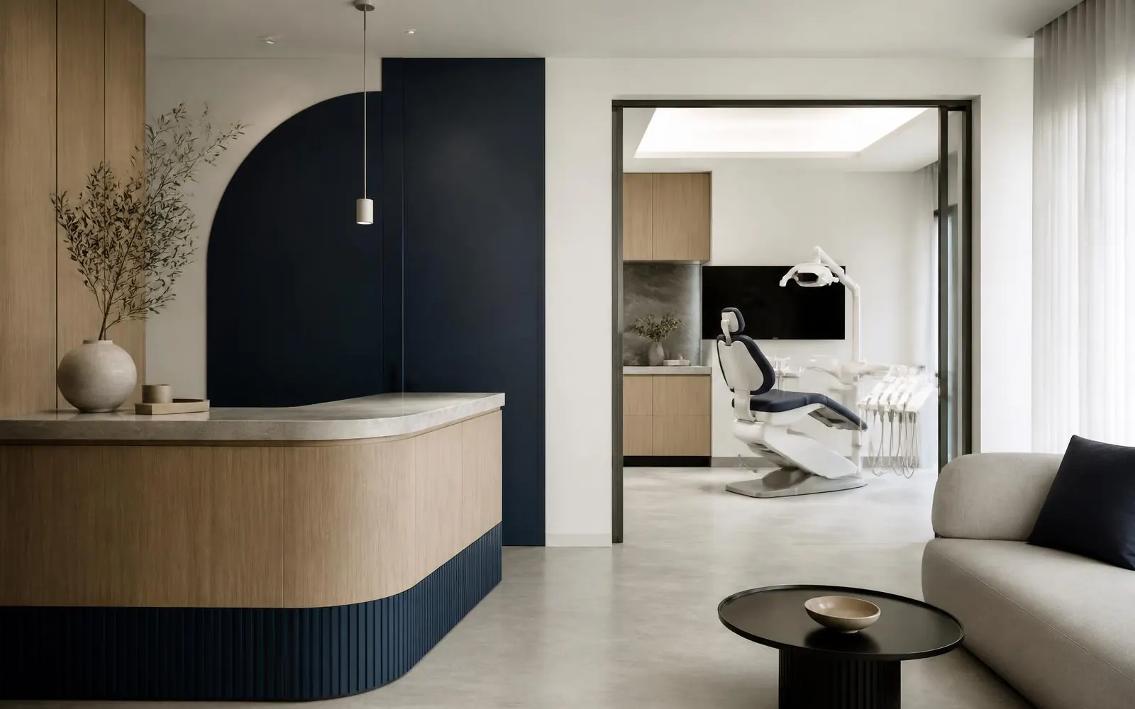 Premium diş kliniği atmosferini gösteren Atlas Dental görseli